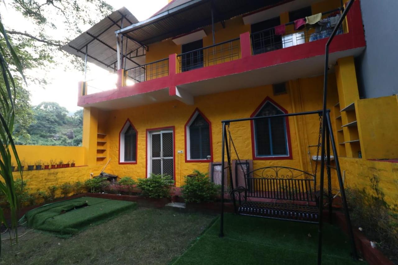 Utsav Riverbank Homestay Haldwāni Buitenkant foto