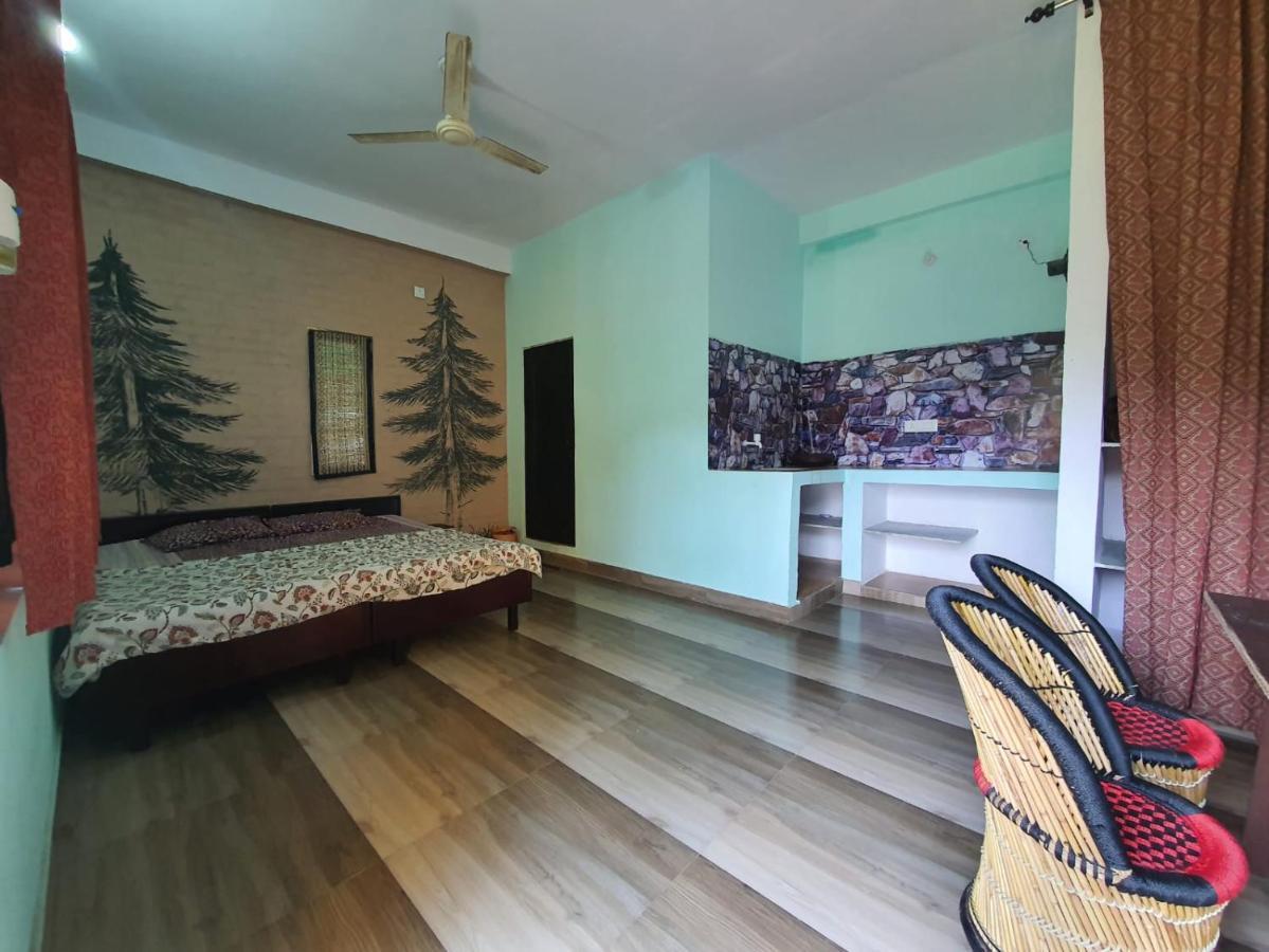 Utsav Riverbank Homestay Haldwāni Buitenkant foto