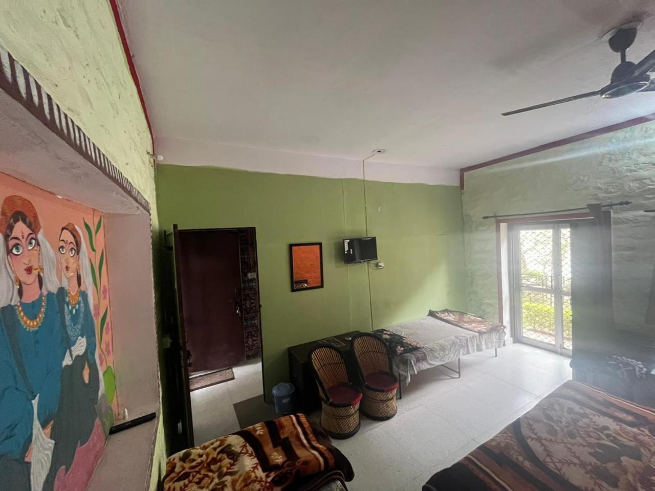 Utsav Riverbank Homestay Haldwāni Buitenkant foto
